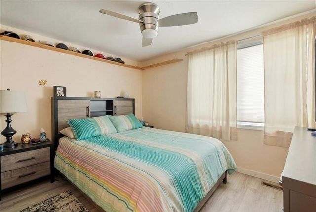 1471 Braley Rd 4, New Bedford, MA 02745