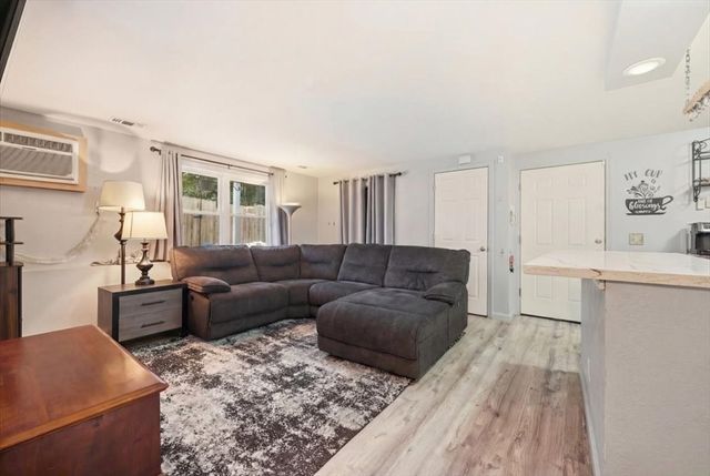 1471 Braley Rd 4, New Bedford, MA 02745