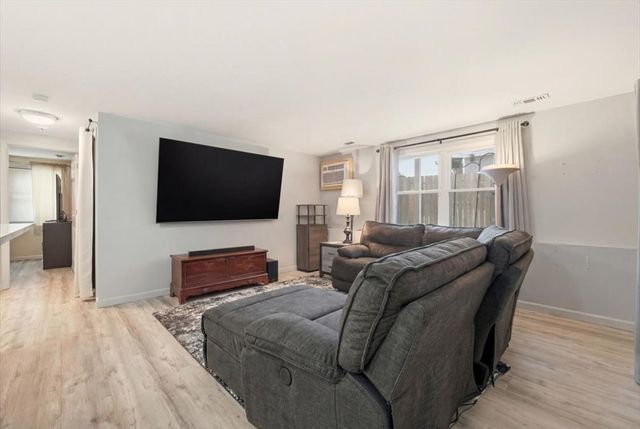 1471 Braley Rd 4, New Bedford, MA 02745