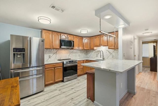 1471 Braley Rd 4, New Bedford, MA 02745