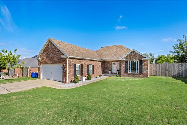 408 Ridgemont Avenue, Lowell, AR 72745