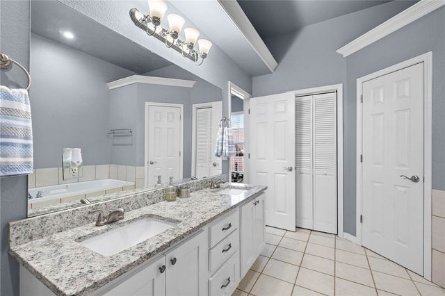 408 Ridgemont Avenue, Lowell, AR 72745