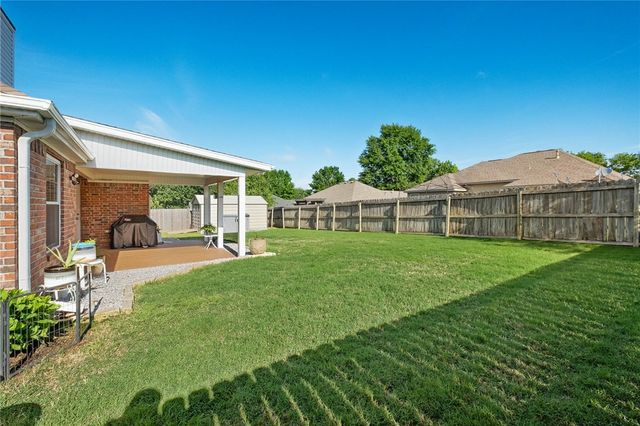 408 Ridgemont Avenue, Lowell, AR 72745