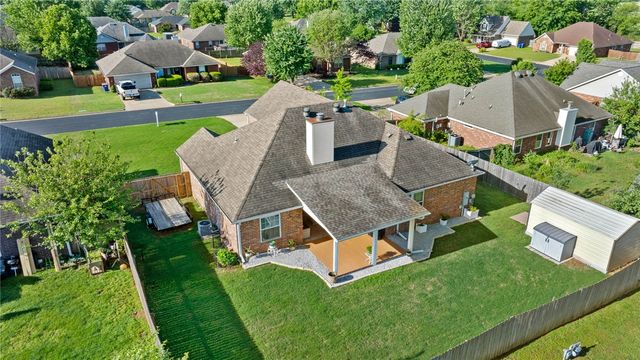 408 Ridgemont Avenue, Lowell, AR 72745