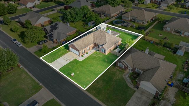 408 Ridgemont Avenue, Lowell, AR 72745