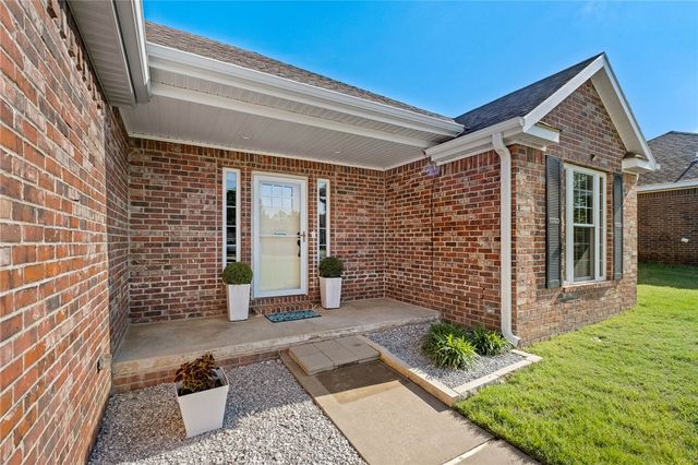 408 Ridgemont Avenue, Lowell, AR 72745