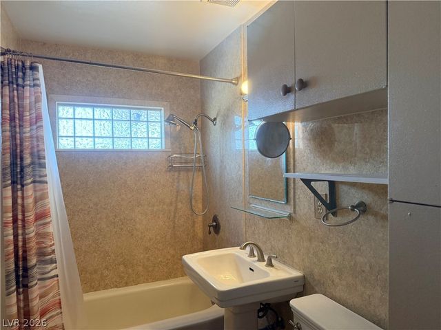 483 Hazel Street, Henderson, NV 89015