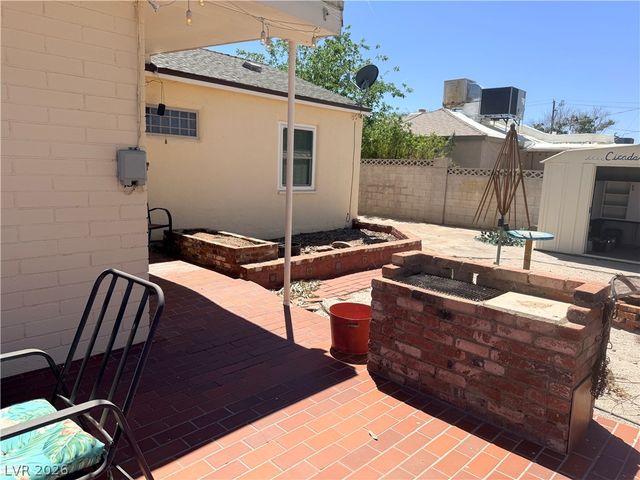 483 Hazel Street, Henderson, NV 89015