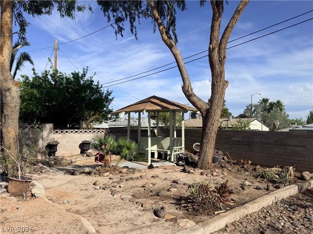 483 Hazel Street, Henderson, NV 89015