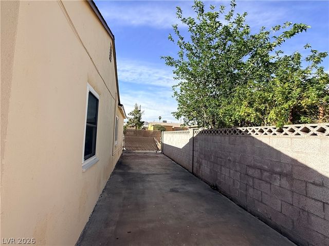 483 Hazel Street, Henderson, NV 89015
