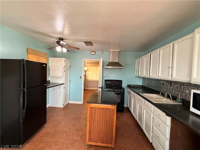 483 Hazel Street, Henderson, NV 89015