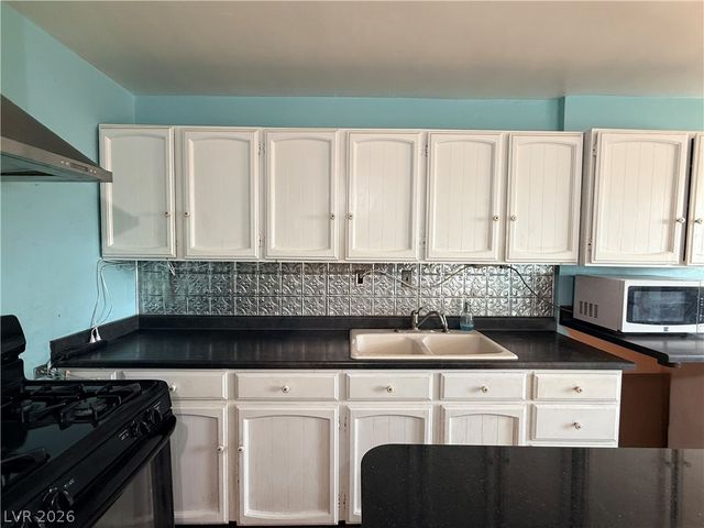 483 Hazel Street, Henderson, NV 89015