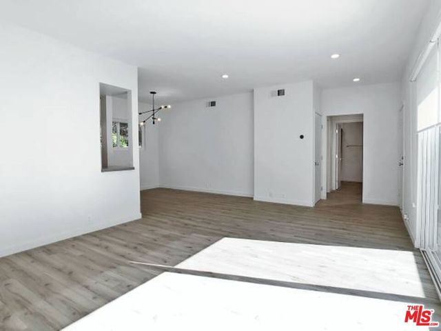 1900 SILVER 106, Los Angeles, CA 90039