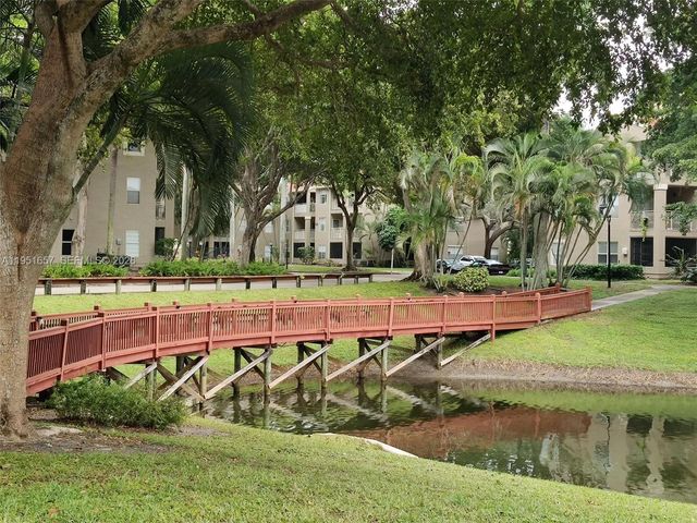 1865 Palm Cove Blvd 9-305, Delray Beach, FL 33445