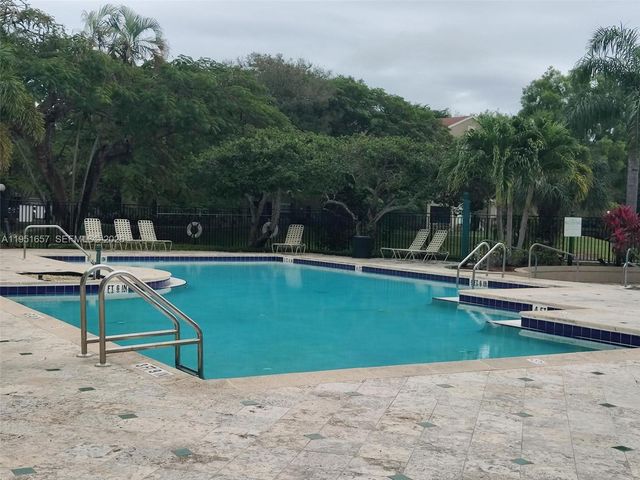 1865 Palm Cove Blvd 9-305, Delray Beach, FL 33445