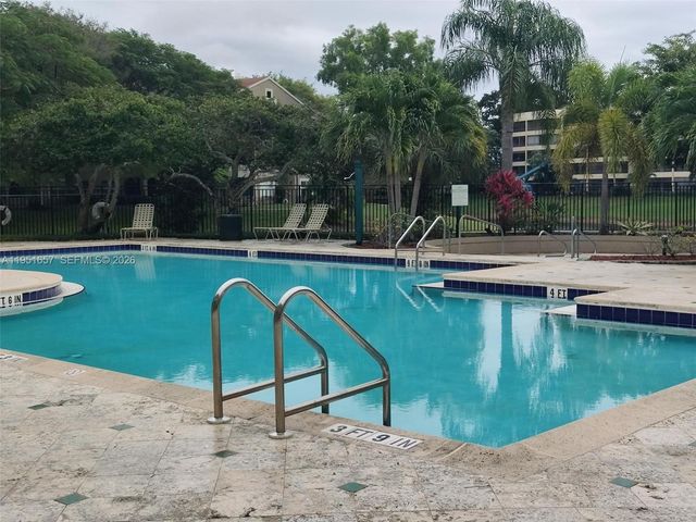 1865 Palm Cove Blvd 9-305, Delray Beach, FL 33445