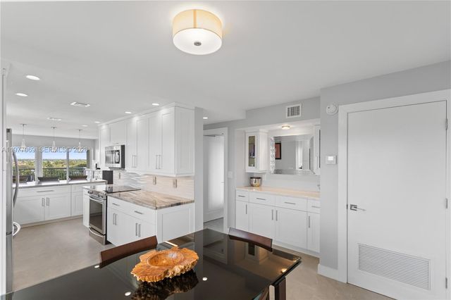 2611 N Riverside Dr 901, Pompano Beach, FL 33062