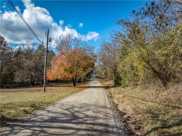 365 Marion County 6032, Yellville, AR 72687