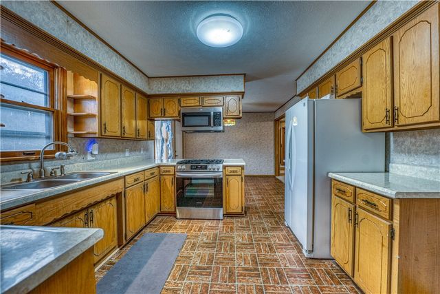 365 Marion County 6032, Yellville, AR 72687