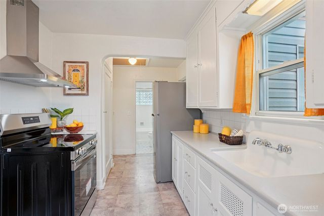 2922 S 54th Street, Tacoma, WA 98409