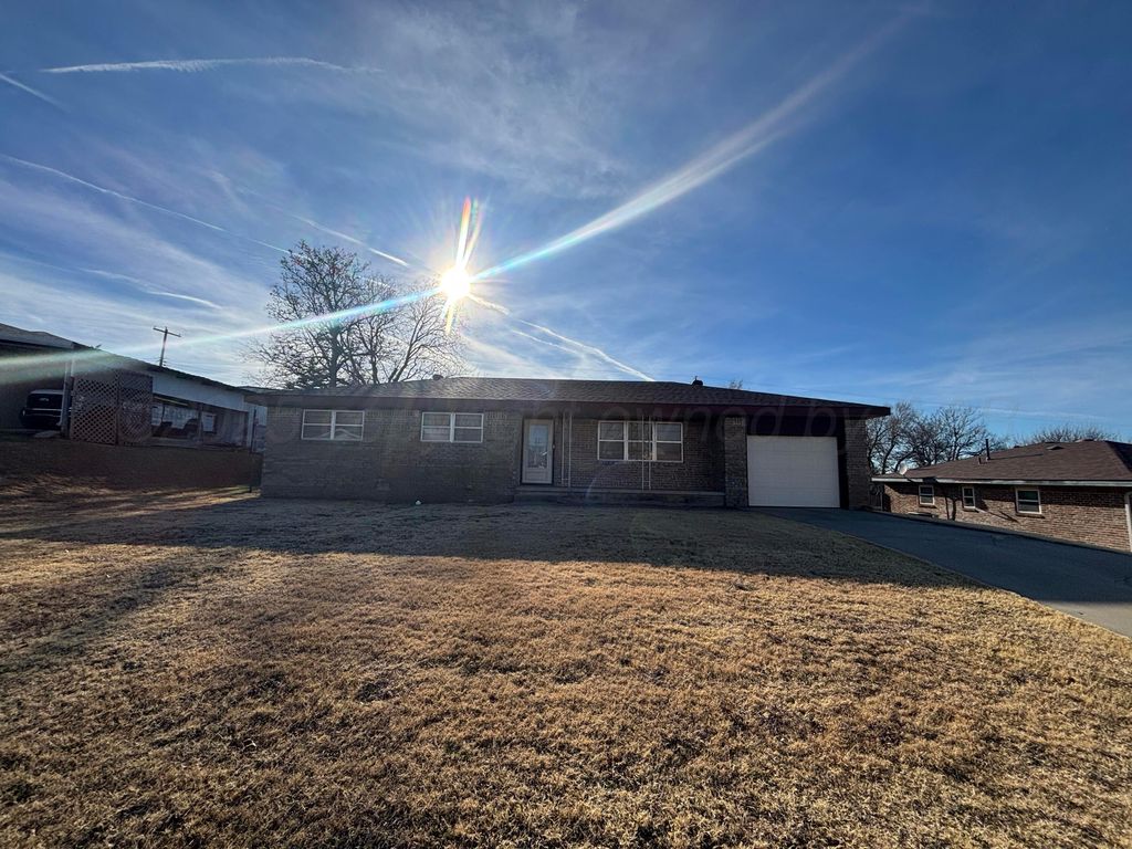 442 Harvey Street, Miami, TX 79059