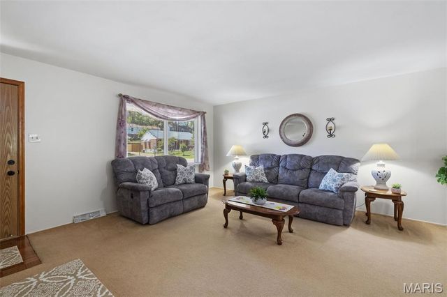 9540 Hale Drive, Affton, MO 63123
