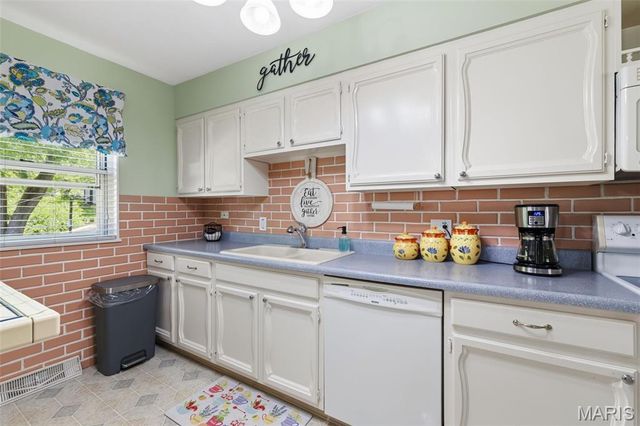 9540 Hale Drive, Affton, MO 63123