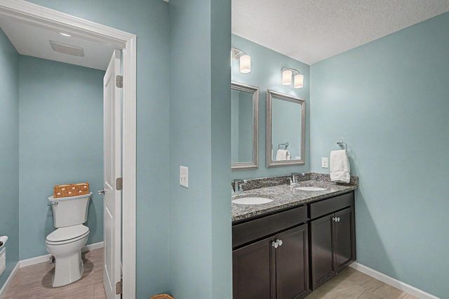 6694 Lakeview Circle NE, Albertville, MN 55301