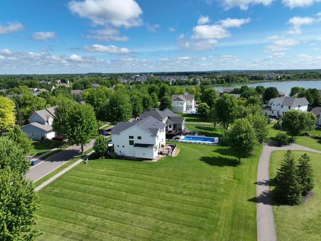 6694 Lakeview Circle NE, Albertville, MN 55301