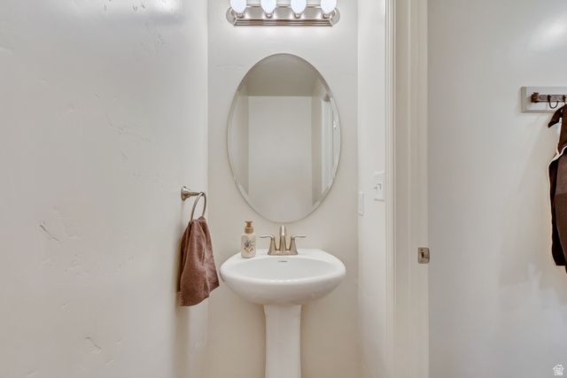 370 STONE HOLLOW DR, Santaquin, UT 84655