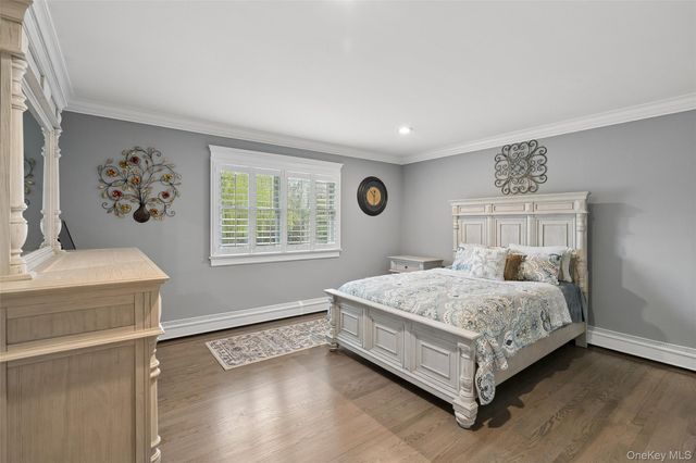 70 Laurel Court, Laurel Hollow, NY 11791