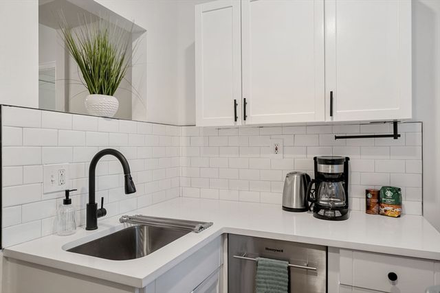 102 Revere St 1A, Boston, MA 02114