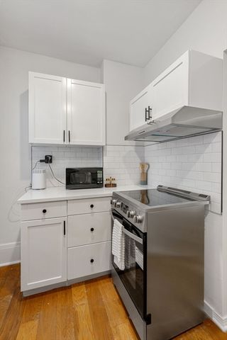 102 Revere St 1A, Boston, MA 02114