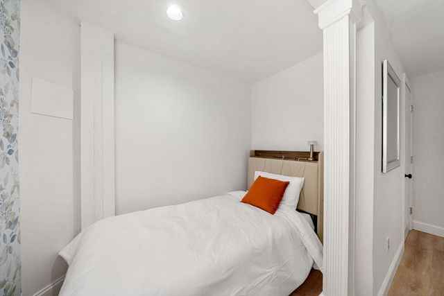 102 Revere St 1A, Boston, MA 02114