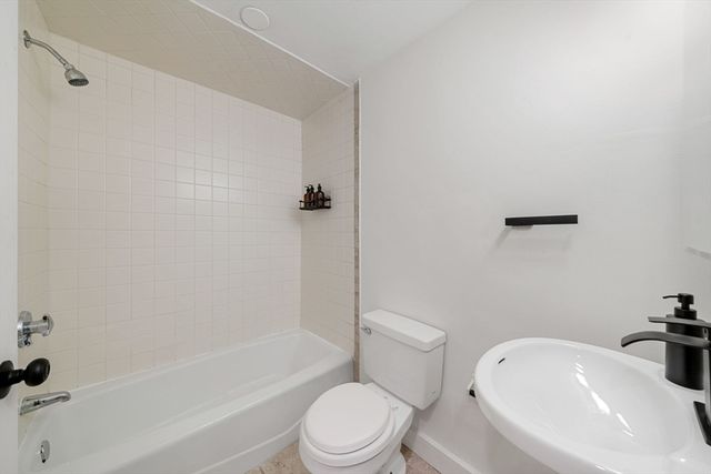 102 Revere St 1A, Boston, MA 02114