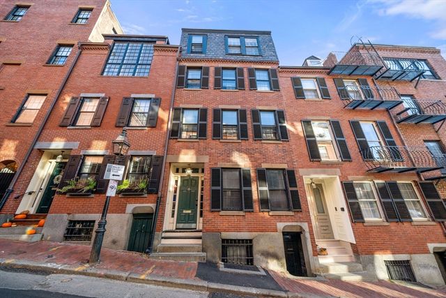 102 Revere St 1A, Boston, MA 02114