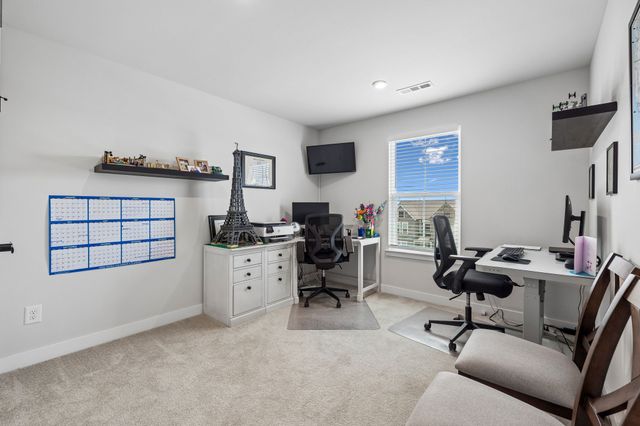 1021 Clendening Dr, Gallatin, TN 37066