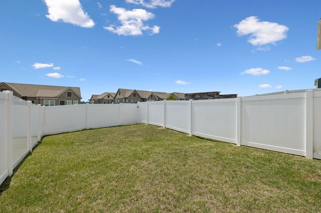 1021 Clendening Dr, Gallatin, TN 37066