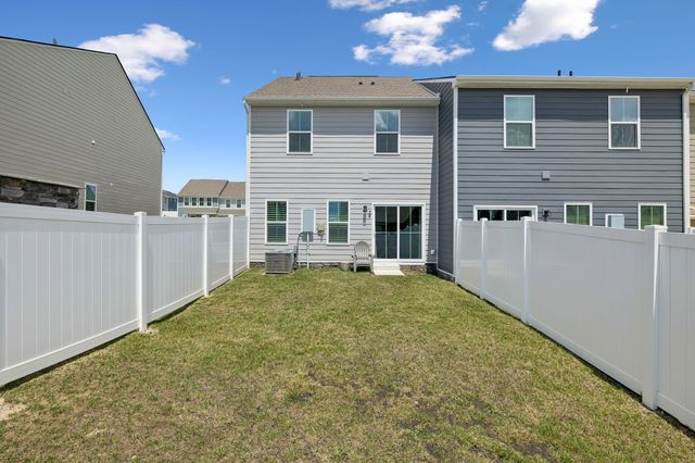 1021 Clendening Dr, Gallatin, TN 37066