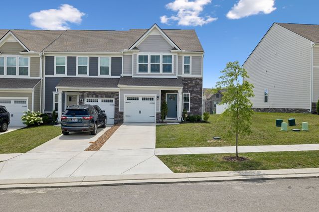 1021 Clendening Dr, Gallatin, TN 37066