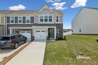 1021 Clendening Dr, Gallatin, TN 37066