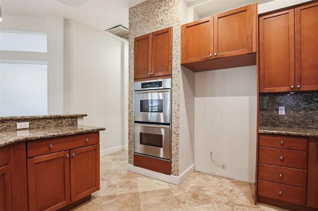 18804 FOREST GLEN COURT, Tampa, FL 33647