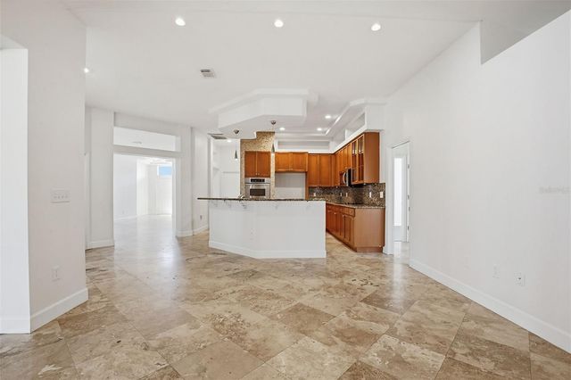 18804 FOREST GLEN COURT, Tampa, FL 33647