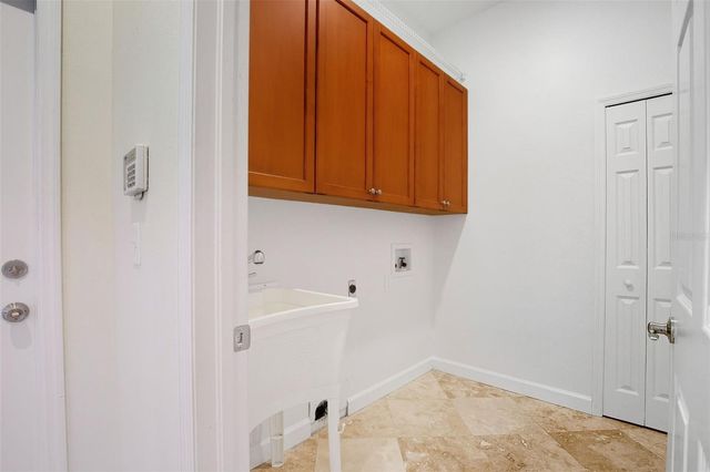 18804 FOREST GLEN COURT, Tampa, FL 33647