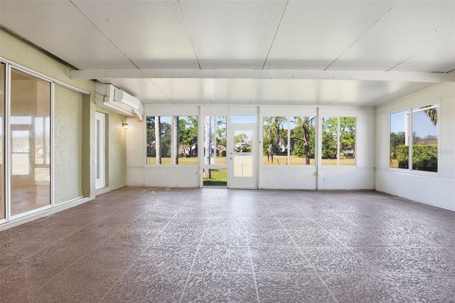 18804 FOREST GLEN COURT, Tampa, FL 33647