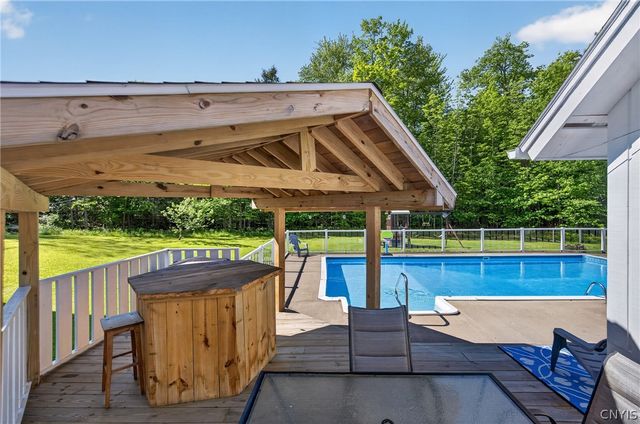 50 Colosimo Drive, Volney, NY 13069