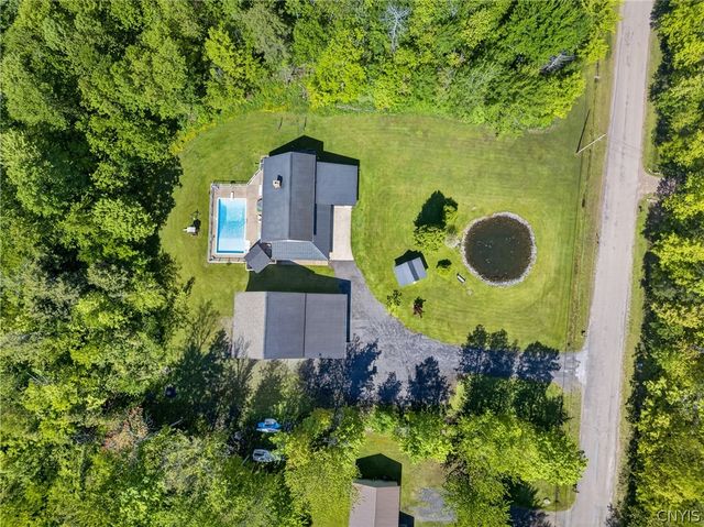 50 Colosimo Drive, Volney, NY 13069