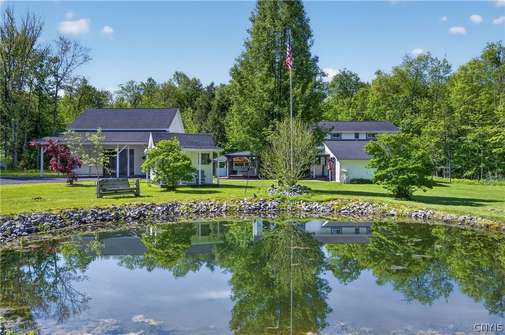 50 Colosimo Drive, Volney, NY 13069