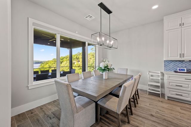 18700 Knabenschuh Drive, Garfield, AR 72732