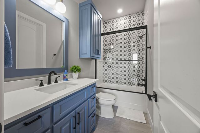 18700 Knabenschuh Drive, Garfield, AR 72732